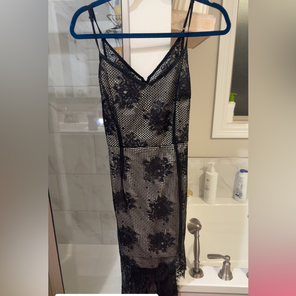 Libby Story Elegant Black Lace Cocktail Dress.